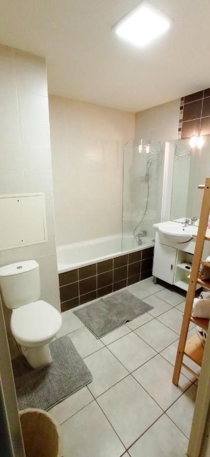 Brit'S Studio Apartment Talange Exterior foto